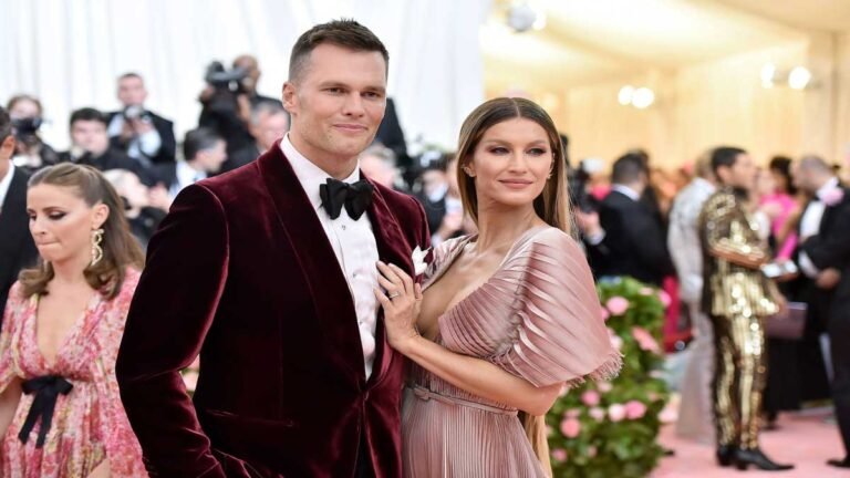 The NFL Community Reacts to Tom Brady's Post-Divorce Photo